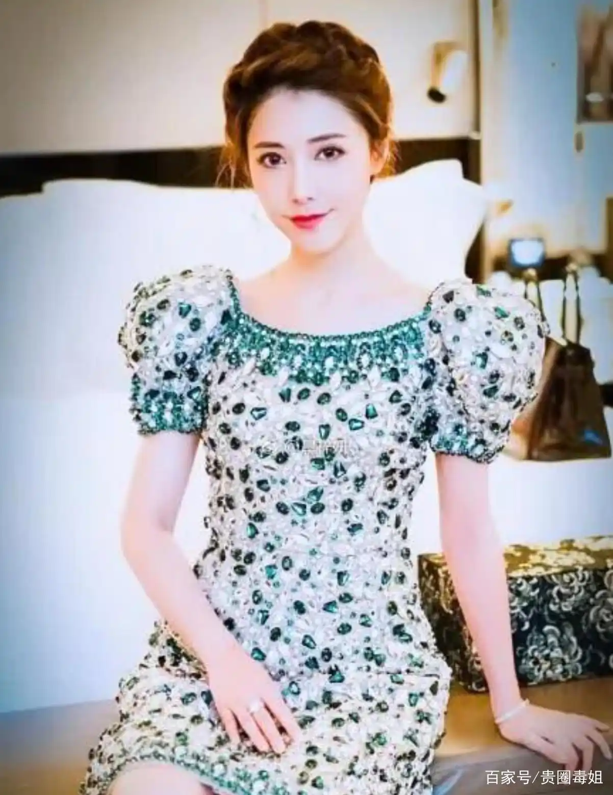 大长脸美女 女星大长脸 气质独特大长脸_长方形脸女明星