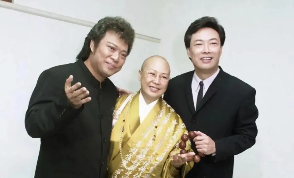 女明星全名拼音_明星原名与艺名区别_明星本名改名故事